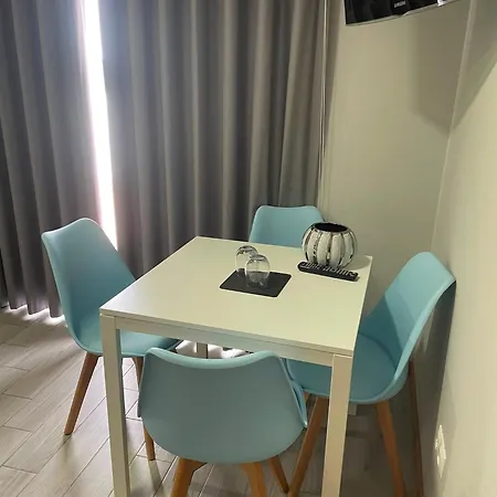Hotel B And
